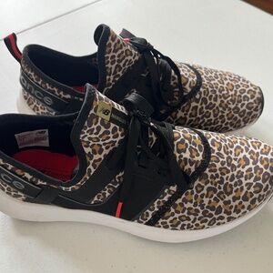 New Balance  9.5 Leopard Cheetah Tennis Shoes Nergize Sport Sneakers